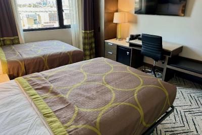 Super 8 By Wyndham Bronx Near Stadium