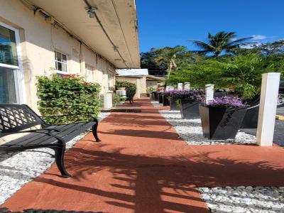Barefoot Mailman Motel