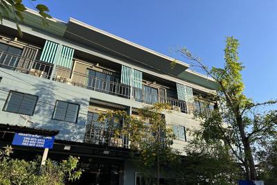V Tharm Hotel