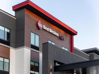 Best Western Plus Marquette Hotel & Suites