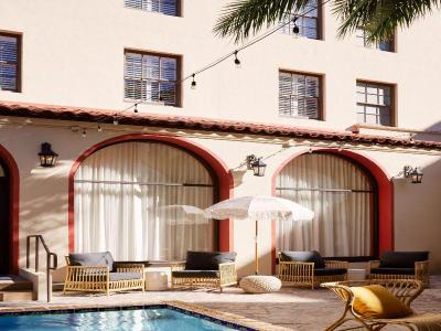 Pasadena Hotel Pool
