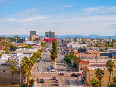 Uptown Inn By Vantaggio Suites