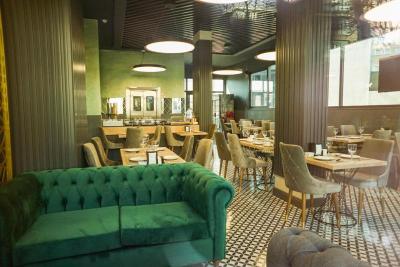 Aram Otel
