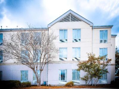 Kenner Garden Hotel