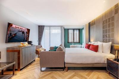 Ten Six Hundred Chao Phraya Bangkok By Preference