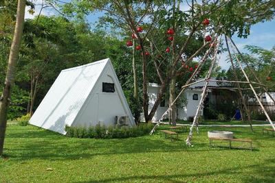 It My Life Cafe X Camp