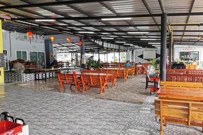 Chaiyai River Front Hotel By Zuzu