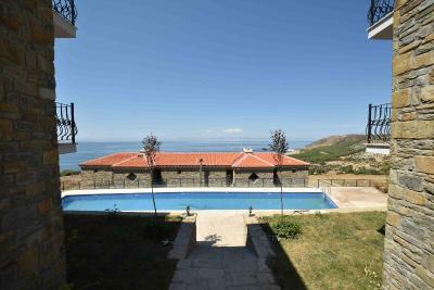 Li̇mnos Otel