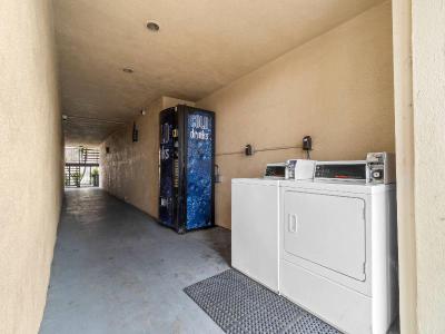 Travelodge By Wyndham Fairplex Pomona