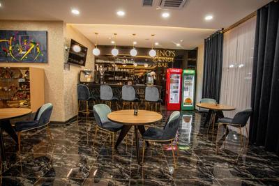 King Plaza Hotel
