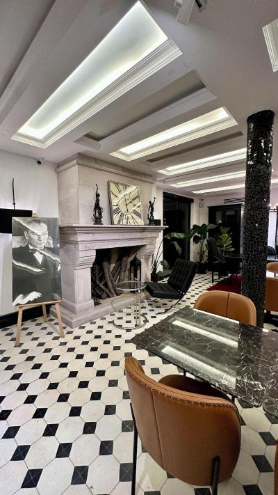 Be Side Hotel