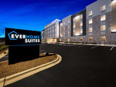 Everhome Suites Fayetteville near Fort Bragg