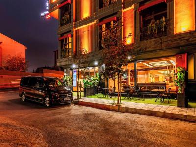 Elysian Airport Hotel