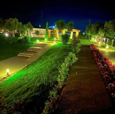 Side Azalia Garden