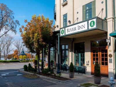River Inn Of Harbor Town