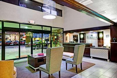 Ramada by Wyndham Houston Intercontinental Airpt S