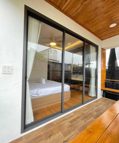 Ashi Poshtel By Zuzu
