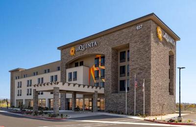 La Quinta Inn and Suites by Wyndham Lincoln