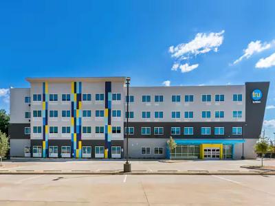 Tru by Hilton Pensacola I-10 North Davis Highway