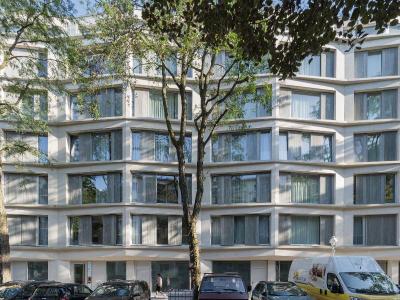 Carlotta Apartments