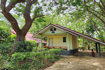 Rung Rueng Resort By Zuzu