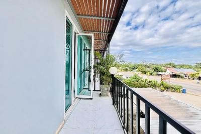 Parichat Bandung Hotel By Zuzu