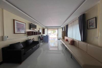 Lan Bua Resort By Zuzu