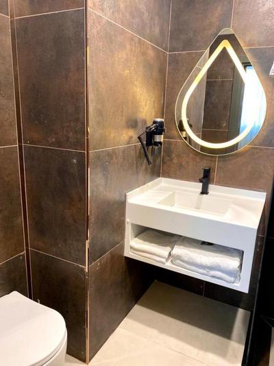 216 Ruby Suite