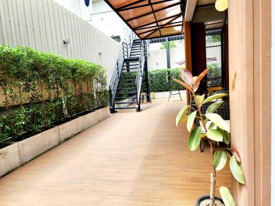 Ploen Place Residence