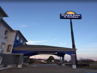 Days Inn By Wyndham Sulphur Springs