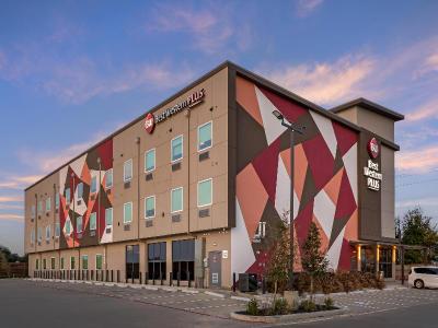 Best Western Plus Pearland/Houston Medical Center