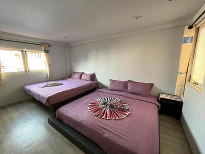 Dozy Lamoon House