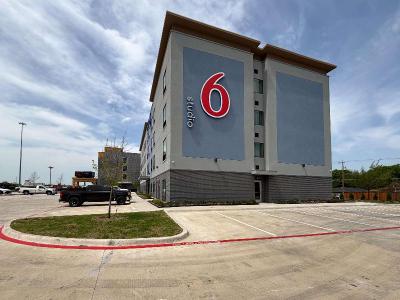 Studio 6 Dallas Fairpark