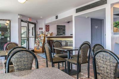 Studio 6 Suites Louisville KY Airport Expo Center
