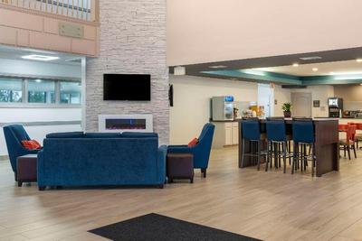 Comfort Suites (Elgin)