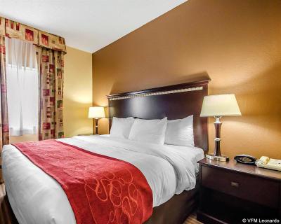 Comfort Suites East Louisville