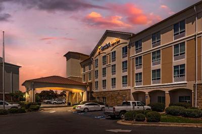 Comfort Suites