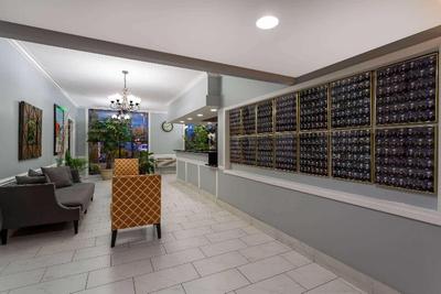 Howard Johnson By Wyndham Waukegan Great Lakes