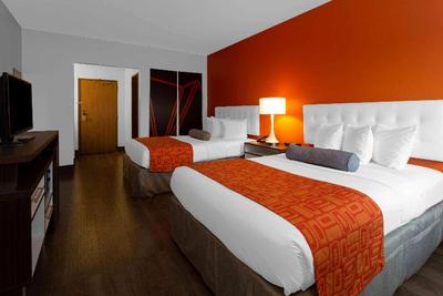 Howard Johnson By Wyndham Waukegan Great Lakes
