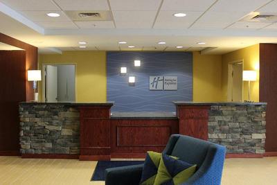 Holiday Inn Express & Suites Milford