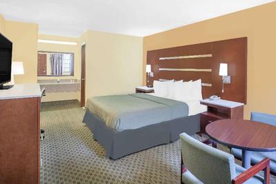 Days Inn by Wyndham Fayetteville