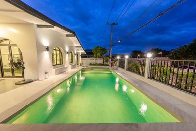 The 38 Pool Villas Pattaya By Zuzu