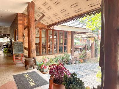 The Northern View Hotel By Zuzu