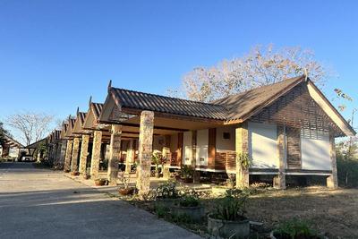Ruentara Resort & Villa By Zuzu