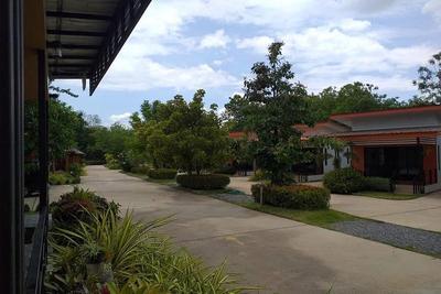 Phra Chan Khiang Dao Resort By Zuzu