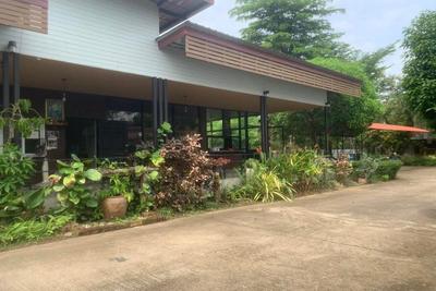 Phra Chan Khiang Dao Resort By Zuzu