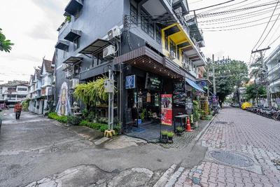 Kayan Hostel By Zuzu