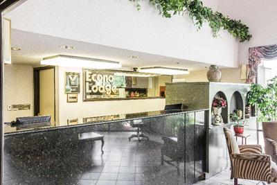 Econo Lodge South Raleigh