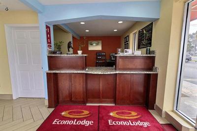 Econo Lodge at Military Circle
