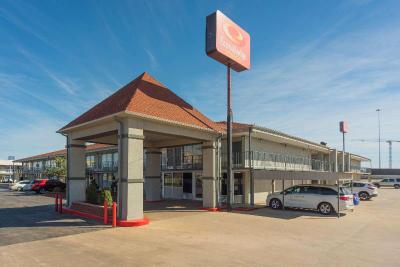 Econo Lodge Inn & Suites Bricktown